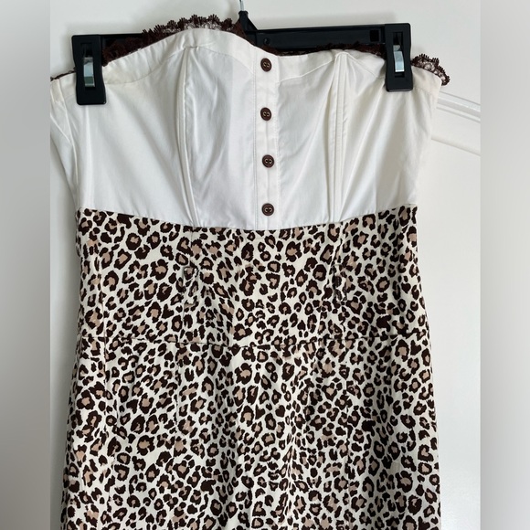 Selé Leopard Print Strapless Midi Dress with White Bodice - Picture 2 of 9